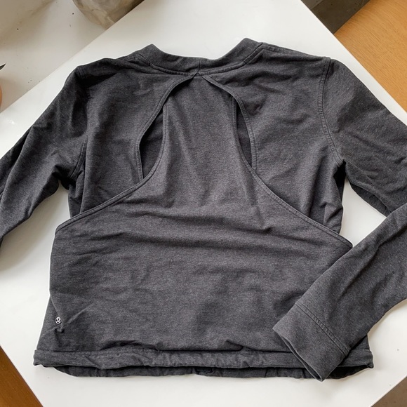 Lululemon crop sweatshirt with crossover back detail - Picture 2 of 5